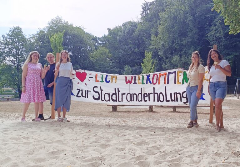 Eiswagen sorgt für strahlende Gesichter bei der AWO-Stadtranderholung
